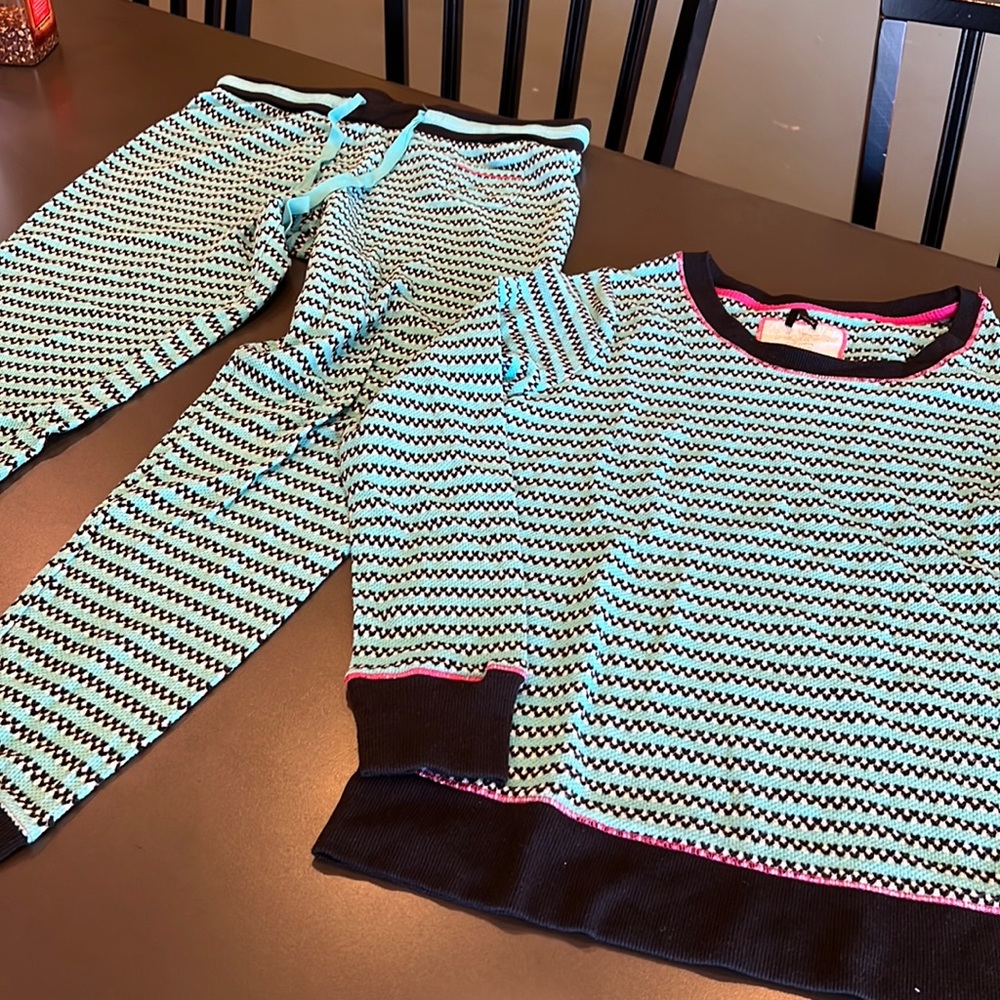 Kensie Size L Pajama set